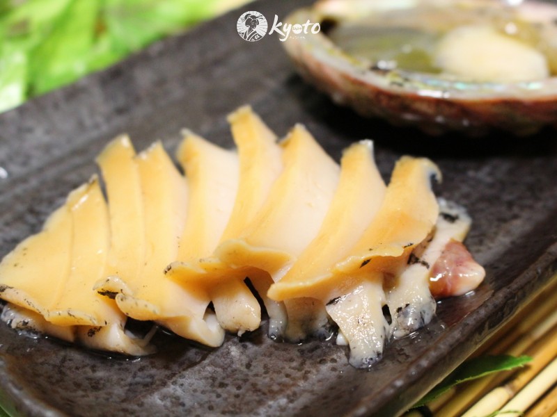 Hương vị tự nhiên của bào ngư ngọt nhẹ, thanh