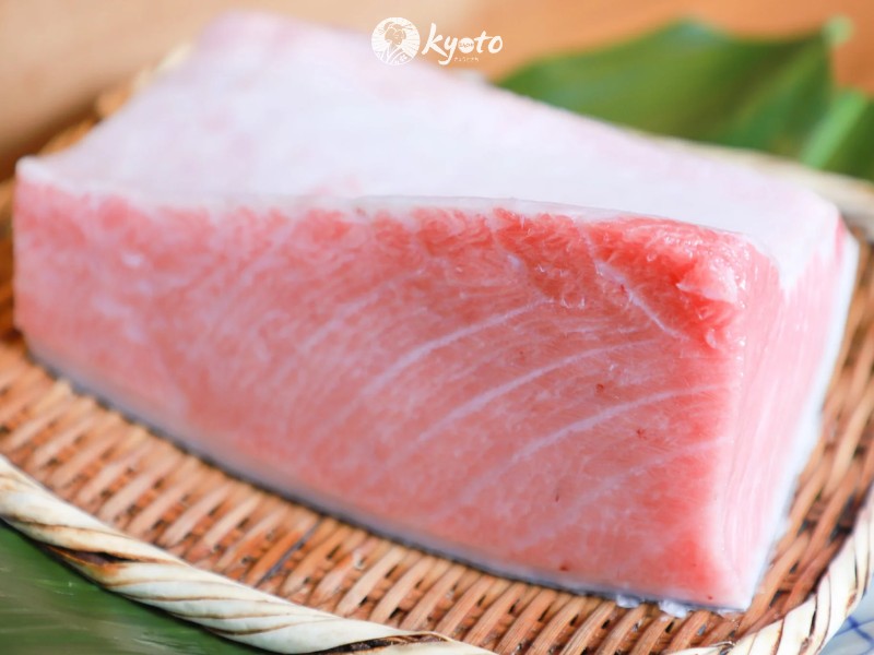 Cách phân biệt bụng cá ngừ tươi ngon để thưởng thức sashimi