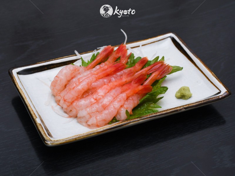 Màu sắc và hình thức tạo nên sức hút trên đĩa sashimi