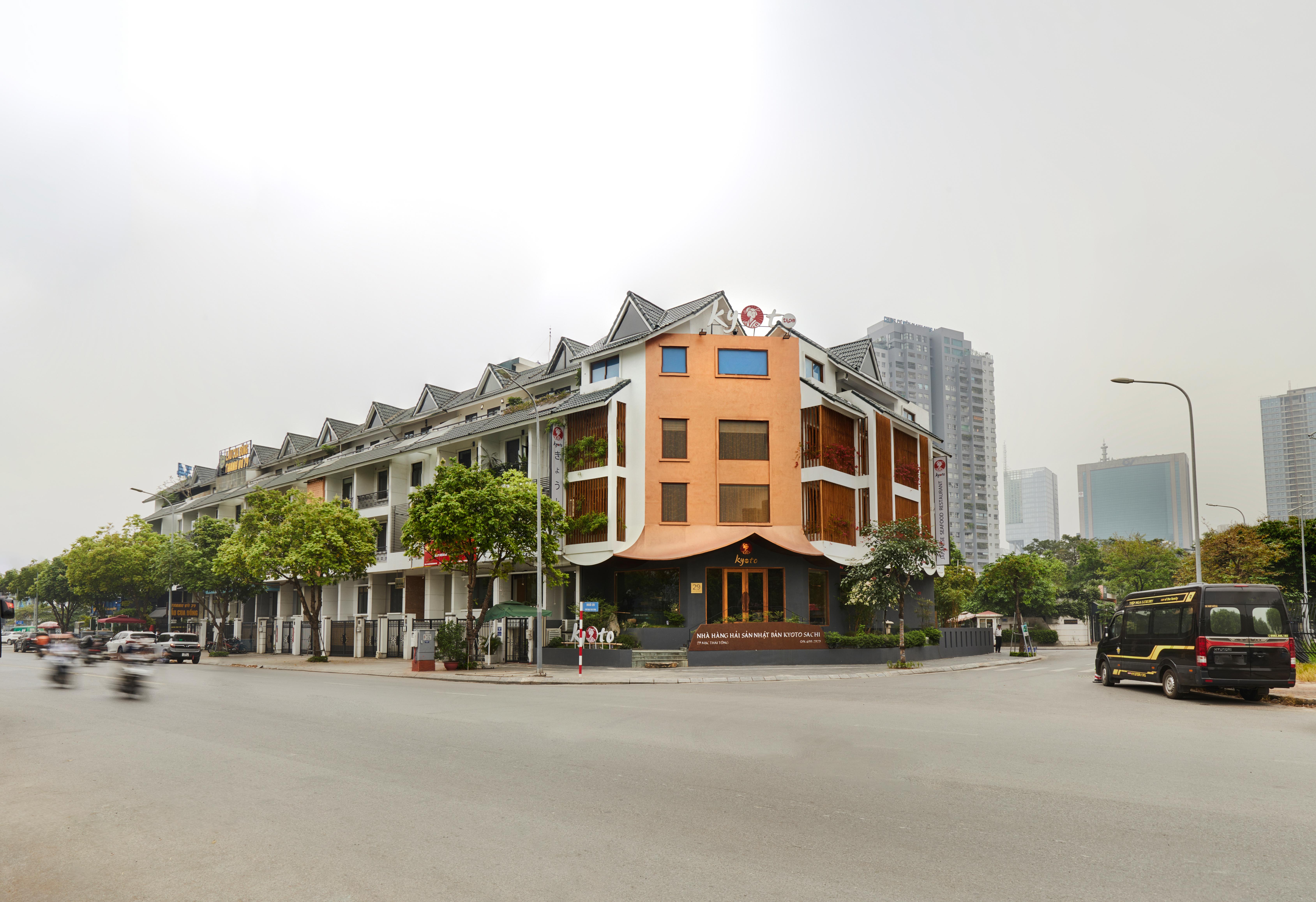 Sảnh Đón & Bãi Đỗ Xe - 2