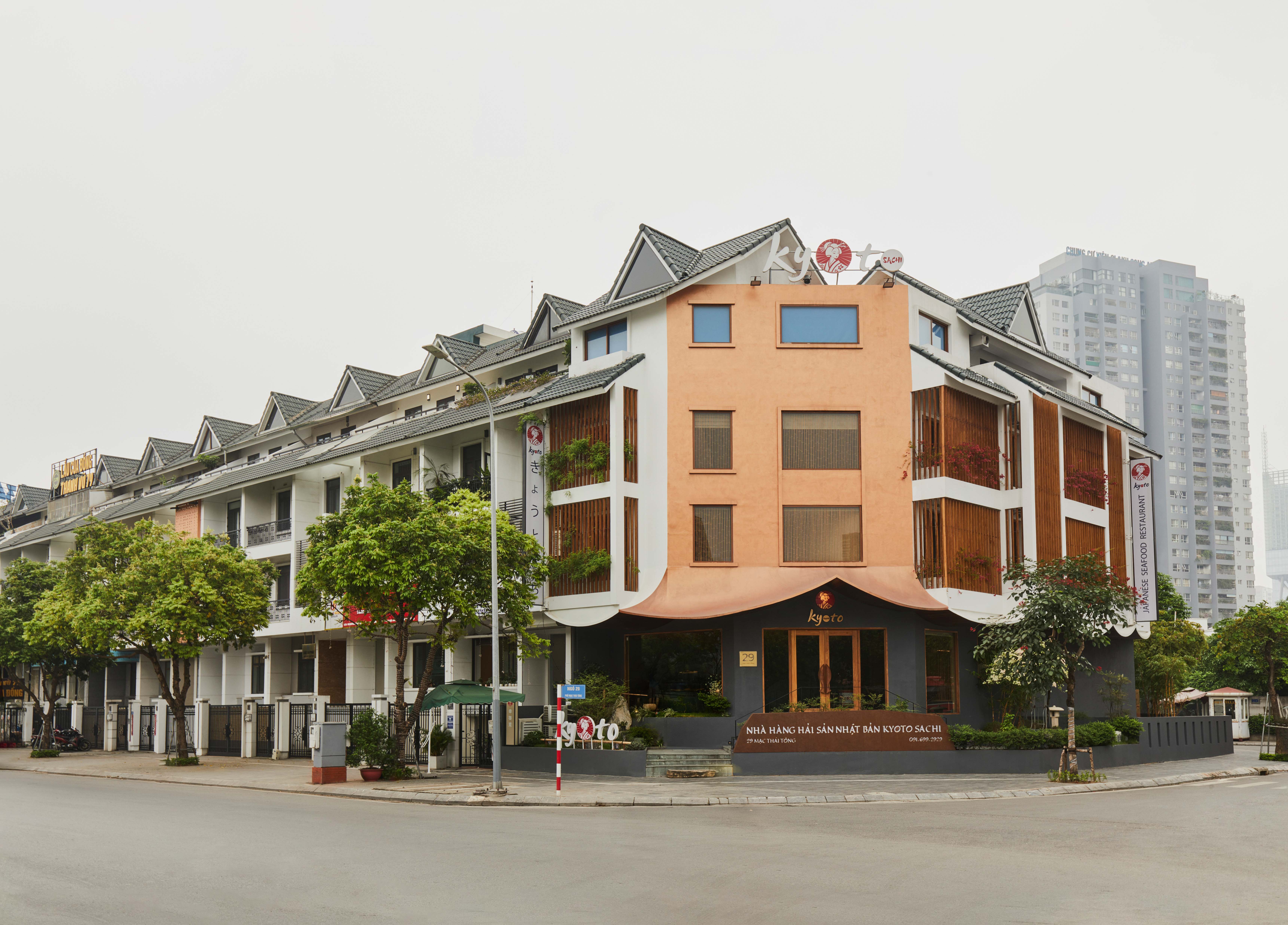 Sảnh Đón & Bãi Đỗ Xe - 3